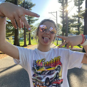 Meet your Posher, Katie joni